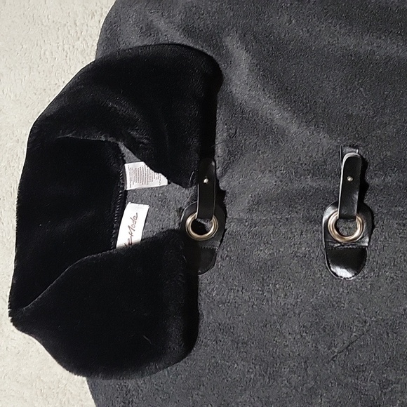 Le Moda Gray Cape Coat with Black Accents EXCELLENT CONDITION!!!! - Picture 4 of 6